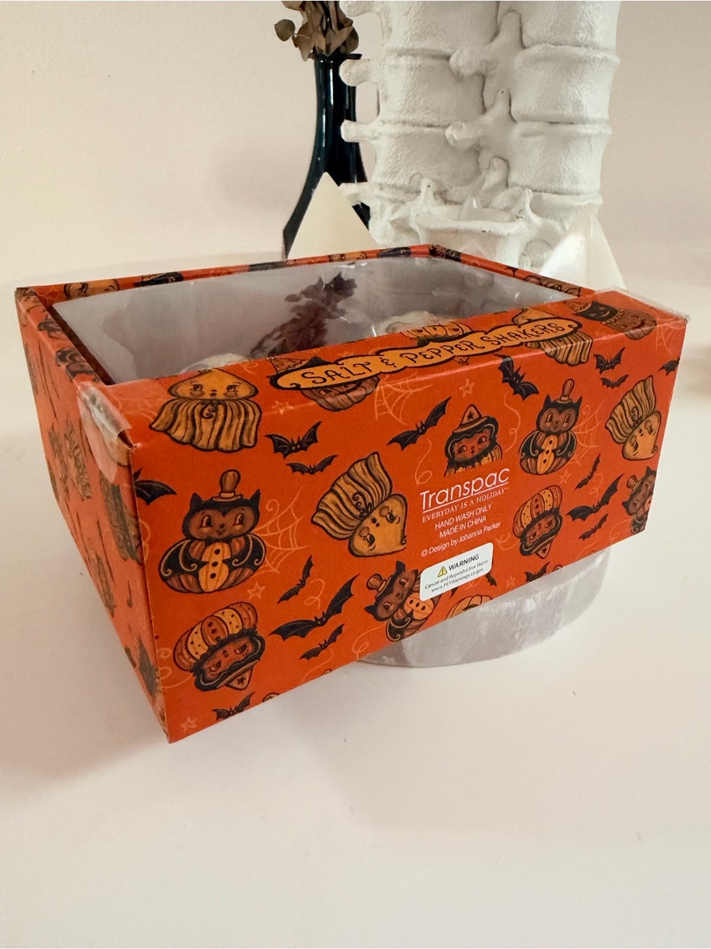 Halloween Vampire Salt & Pepper Shakers - Black and Orange - Picture 3 of 5
